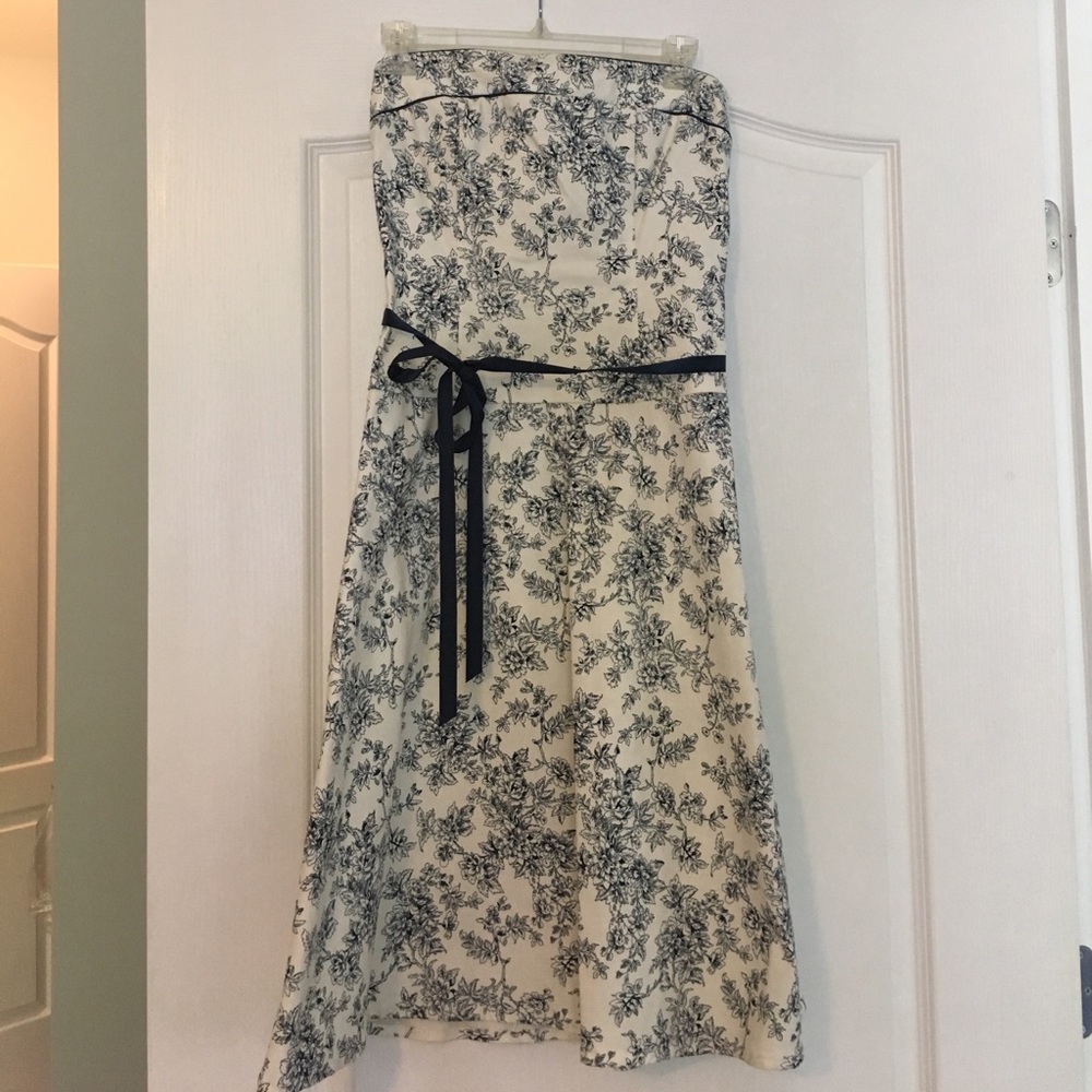 Strapless dress